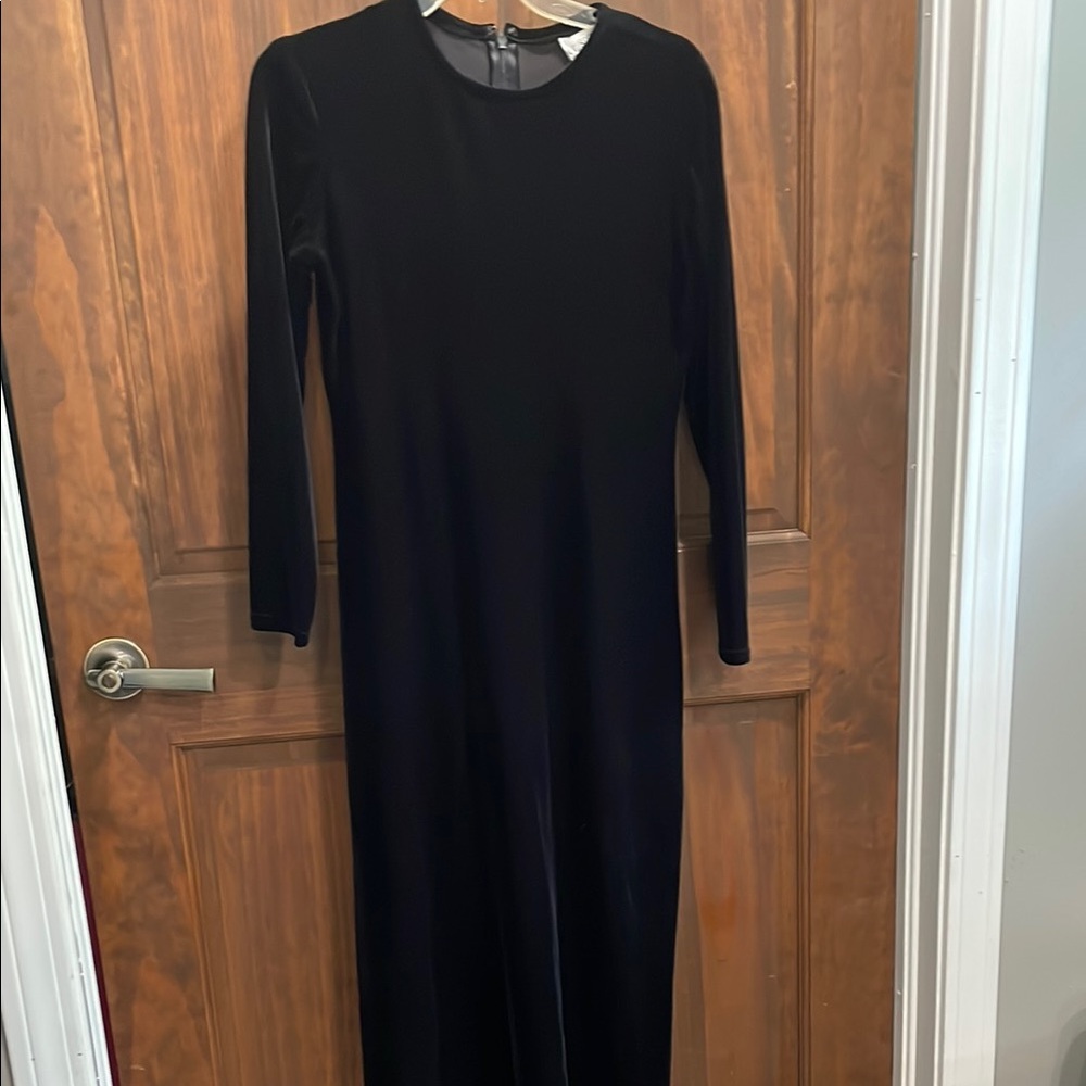Sophisticated Velvet Long Sleeve Black Dress